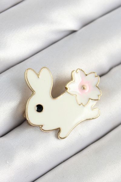 MBB ETİCARET Gold Color Women's Brooch with Cream Rabbit Figure with Enamel Flower Detail - Tj-Br452