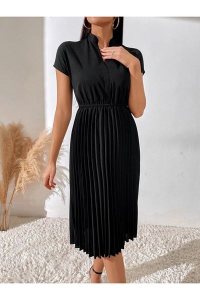Masspera Hakim V-Neck Short Sleeve Pleated Midi Dress
