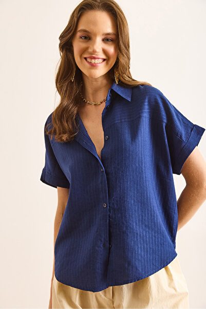 Olalook Жіноча синя сорочка з рукавами-крилами та складками GML-19001382