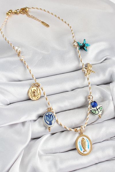 Celira Ceramic Motif Fish Figured Model Cream Thread Women's Necklace