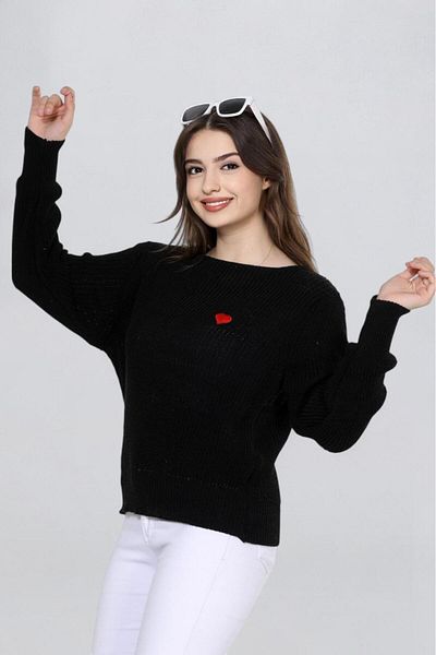 EZGİ KILINÇ Women's Heart Embroidery Detailed Knitted Sweater