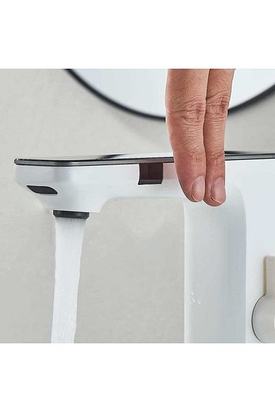 CasaVie Bathroom faucet with digital display and touchless sensor, white, code 1477