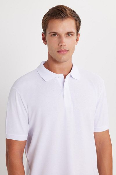 Tudors Tricou cu gât polo alb, cu croiala clasică, din bumbac, cu textura moale, pentru bărbați