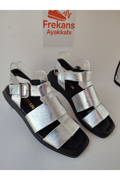 NEWGÜLTEKİN Genuine Leather Modern Adjustable Buckle Comfortable Design Easy to Wear Stylish Everyday