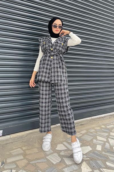 MERVEN AKYÜZ Vest and Trousers Suit Black