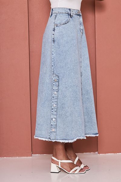 Modestia Fusta din denim cu ciucuri și detaliu cu nasturi