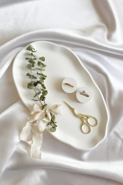 by jeida Curved Engagement, Promise Tray and 2-Piece Ring Holder |   Without Flowers and Accessories