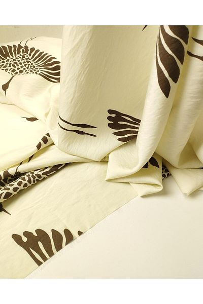 Kumaş Parça Aerobin Linen with Brown Stork Pattern on Cream (Width 135 cm X Length 250 cm)