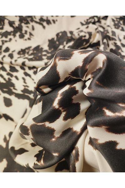 Kumaş Parça Satin Viscose with Coffee Pattern on Cream (Width 130 cm X Length 190 cm)