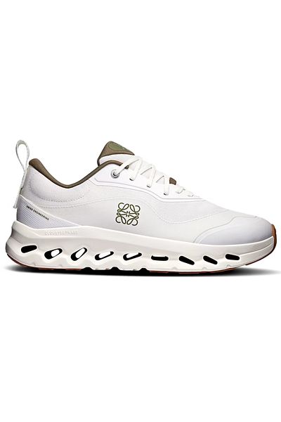 ON حذاء رياضي "Cloudtilt 2" من Running x LOEWE "White Khaki" - إصدار محدود من تصميم الأداء