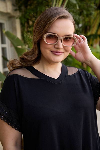 FOR ESRA BIG TREND Bluză de damă de mărime mare, cu decolteu în V, cu umăr, din tul, cu mâneci decoltate, cu detaliu de guipură Alta, cu expansiune corectă, bluză flexibilă din viscoză