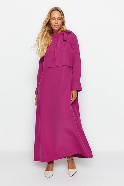 Trendyol Modest Detailní tkané šaty s růžovým límcem TCTSS23EB00283