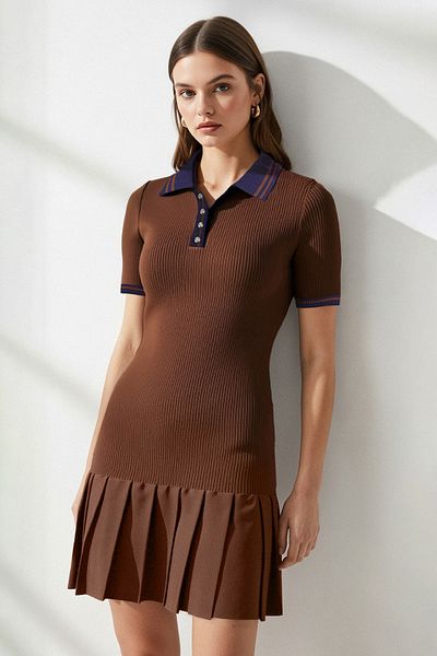 Trendyol Collection Καφέ Χρώμα Μπλοκ Μίνι Πλεκτό Φόρεμα με γιακά TWOSS25EL00308