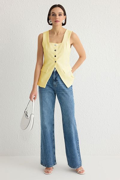 Trendyol Collection Жълт втален жилет с квадратна яка и дебели тиранти TWOSS25YE00026