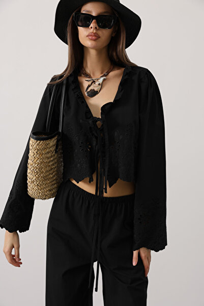 Trendyol Collection Μαύρη 100% βαμβακερή ποπλίνα με δέσιμο με λεπτομέρεια υφαντή μπλούζα TWOSS25BZ00595