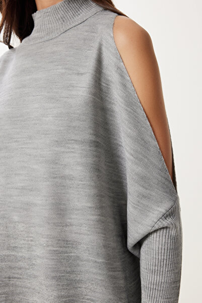 Happiness İstanbul Γυναικείο πλεκτό πουλόβερ σε γκρι αποκοπή με λεπτομέρειες AS00015