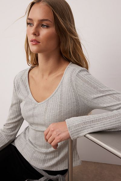 Trendyol Collection Γκρι μελανζέ με λεπτομέρεια με λαιμόκοψη V, ελαστική πλεκτή μπλούζα TWOAW26BZ00004