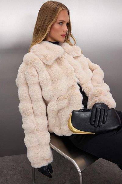 Trendyol Collection Ecru Regular Fit Fur Coat Twoaw26Mo00105
