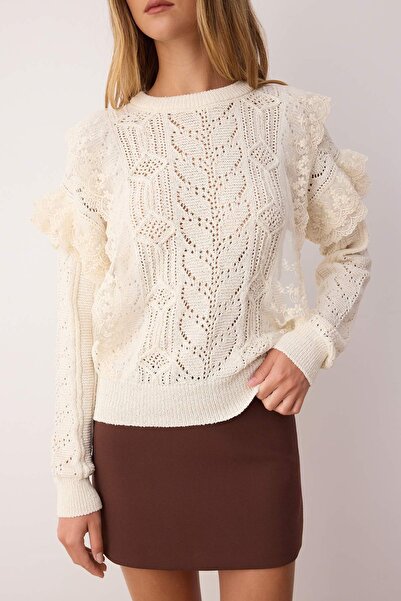 Trendyol Collection Bone Lace Garnish Sleeve Detail Knitwear Sweater Twoaw26Kz00053