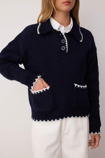 Trendyol Collection Granatowy, miękki, szeroki, wzorzysty sweter z dzianiny TWOAW26KZ00134