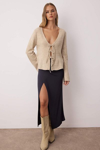 Trendyol Collection Ζακέτα με μαλακή υφή με λαιμόκοψη βιζόν TWOAW26HI00043