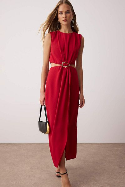 Trendyol Collection Rochie maxi din crepon țesut, cu decolteu în formă de A, cu talie în jos și detaliu de accesorii TWOSS25EL00017