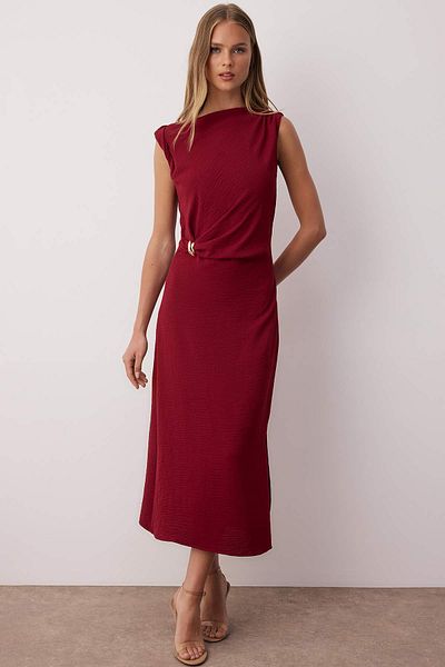 Trendyol Collection Μίντι υφαντό φόρεμα με λεπτομέρεια αξεσουάρ Dark Cherry TWOSS25EL00862