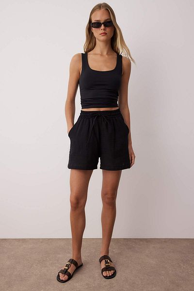 Trendyol Collection Black Muslin Elastic Waist High Waist City Boy Shorts & Bermuda Twoss25Sr00233
