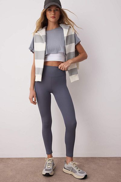 Trendyol Collection Colanți sport tricotati de lungime întreagă din țesătură gri pentru scafandru/scuba THMAW26TY00007