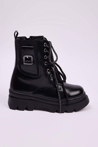 TRENDYOL SHOES Μαύρο φερμουάρ Λεπτομερείς διπλές κορδέλες Μεγάλες κοριτσίστικες μπότες TAKAW26BO00011
