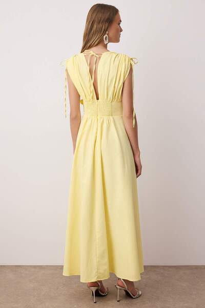 Trendyol Collection Светложълта вечерна рокля от поплин с 3D флорални детайли и шик TPRSS24EL00282