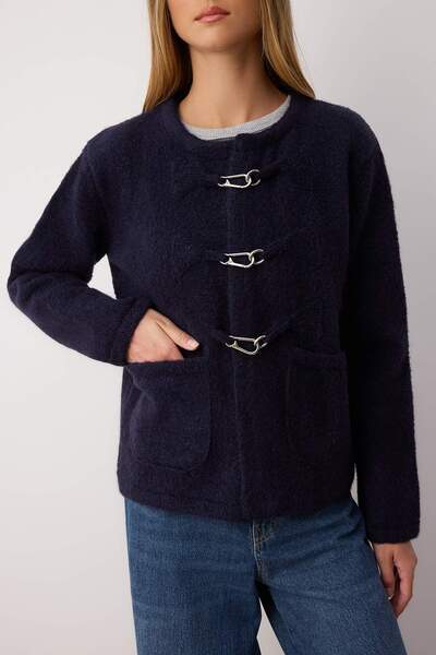 Trendyol Collection Námořnická modrá Soft Textured Wide Fit Coat Look Knitwear Cardigan TWOAW26HI00047