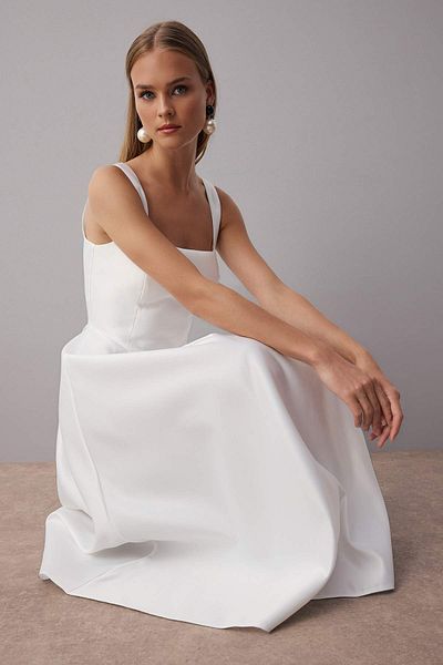 Trendyol Collection Rochie de seară elegantă din satin țesut în linie A albă Rochie de absolvire de seară TPRAW25EL00040