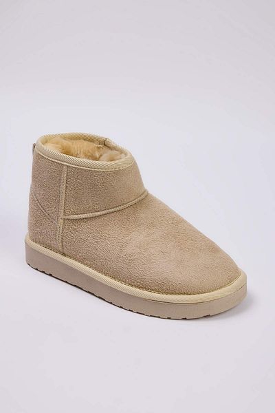 TRENDYOL SHOES Beige Fur Inside Round Toe Flat Heeled Women's Boots Takaw26Bo00001