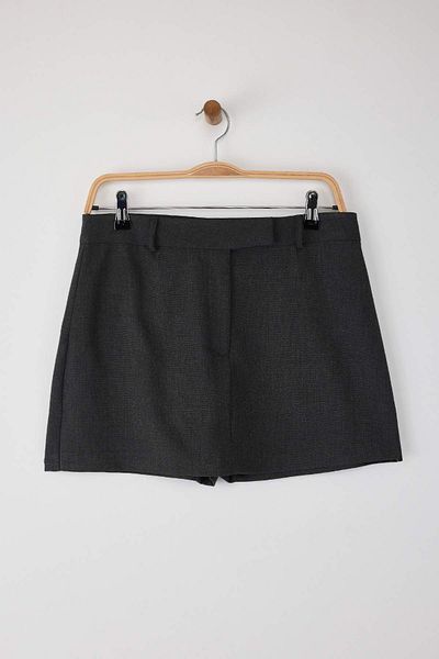 Trendyol Collection Γκρι Μίνι ίσιο σορτς Σορτς & Βερμούδες TWOAW26SR00016