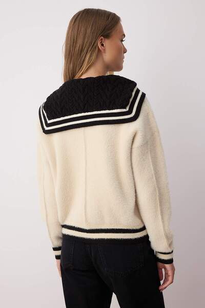 Trendyol Collection Beige Button Detailed Premium/Special Yarn Wide Fit Coat Look Woolen Knitwear Cardigan Twoaw26Hi00029