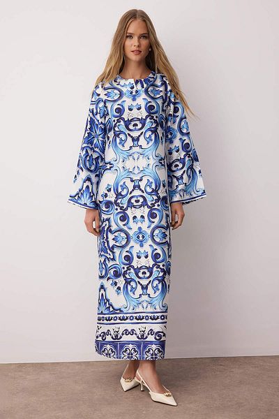 Trendyol Modest Синя атласна вечірня сукня з етнічним візерунком Jalabiya Dress TCTSS23DB00028