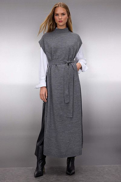 Trendyol Modest فستان سترة محبوك بأزرار أنثراسايت TCTAW24UV00038