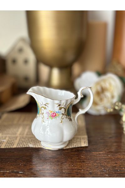 Royal Albert Antique Royal Albert Berkeley Series Floral Porcelain Milk Jug Dragee Mini Vase