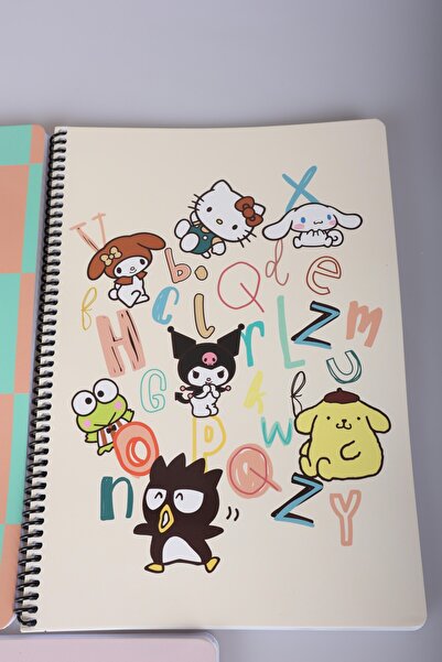Hello Kitty DEKOMUS İLE LİSANSLI HELLO KITTY AND FRIENDS "TEKLİ" A4 ÇİZGİLİ OKUL DEFTERİ 80 YAPRAK