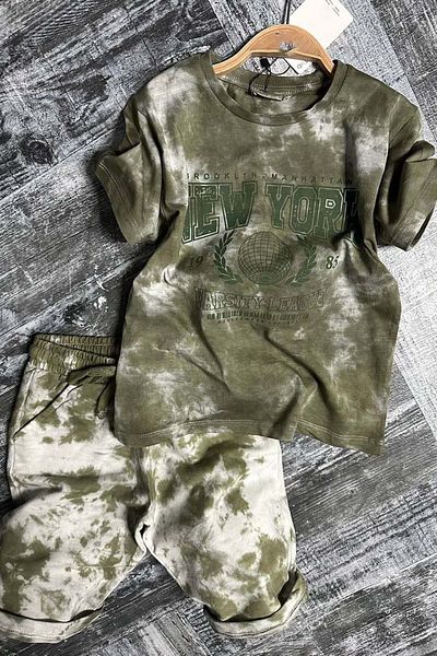 Riccotarz Boys' New York Text Print and Sunken Pattern Combed Cotton T-Shirt Green Shorts Set