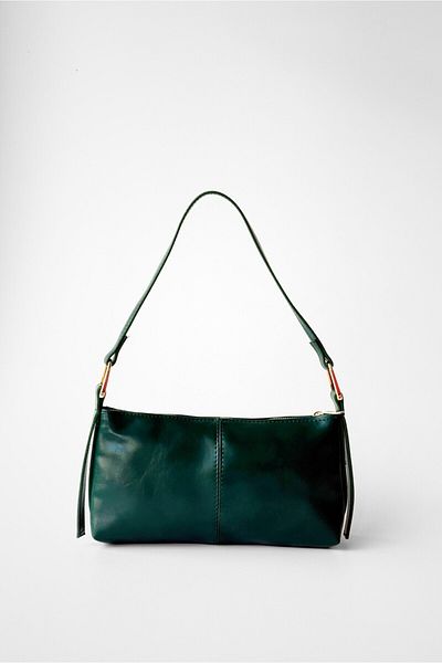 Yuka Atelier Geantă de umăr mini Cushy din piele artificială lucioasă
