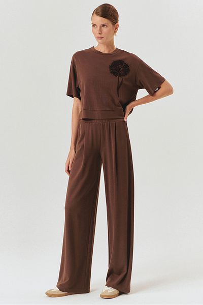 Exquise Tricou tricotat în amestec modal maro cu detaliu de procesare