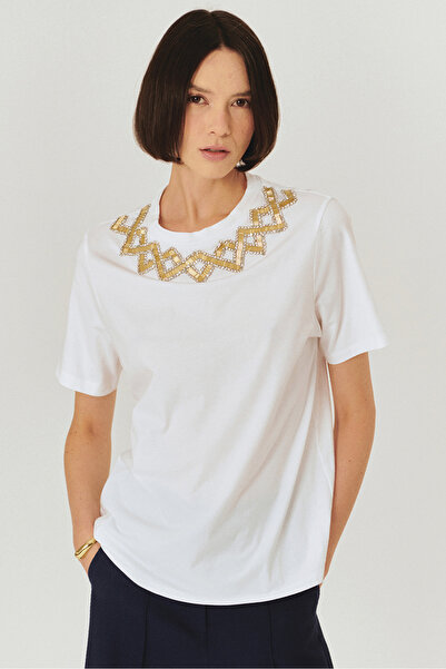 Exquise İşleme Ve Taş Detaylı Bisiklet Yaka Beyaz Pamuklu Örme Tişört