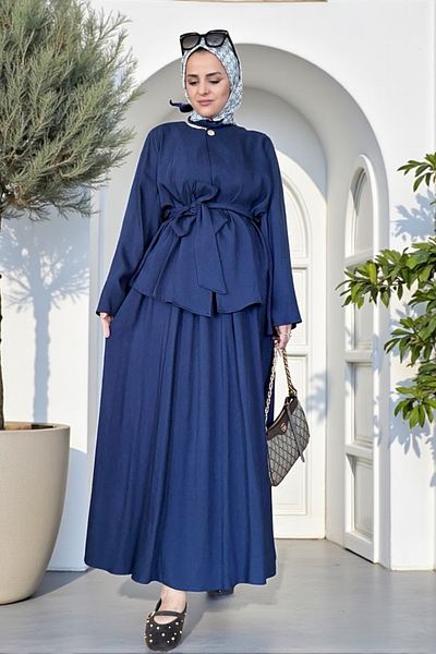 Aselim Hijap Moda Σετ με χρυσά κουμπιά και λεπτομέρεια από εισαγόμενο ντραπέ φούστα με ζώνη – Κομψό κοστούμι (μέγεθος 36–46) Navy Blue
