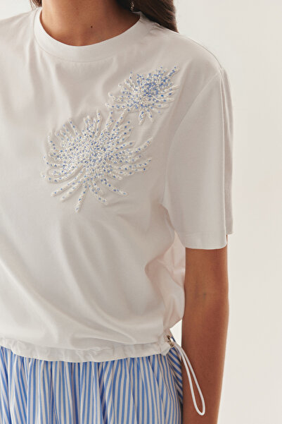 Exquise Short Sleeve Crew Neck Regular Midi Dress with Embroidery Detail