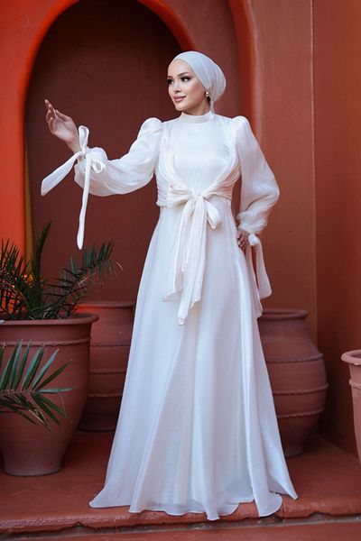 N.S NEVA STYLE Βραδινό φόρεμα Hijab μπεζ με λεπτομέρεια δεμένη 52223BEJ