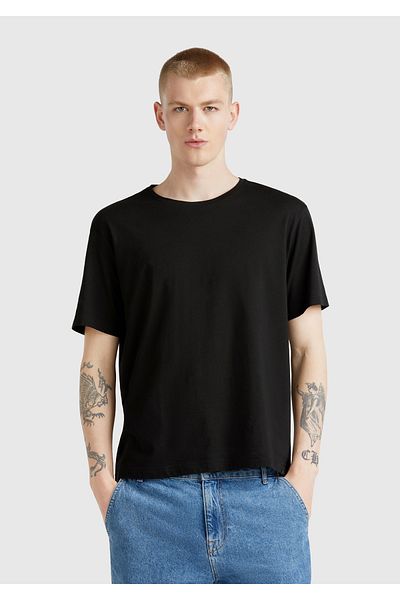 United Colors of Benetton Ανδρικό μαύρο μπλουζάκι με λαιμόκοψη 100% Koton