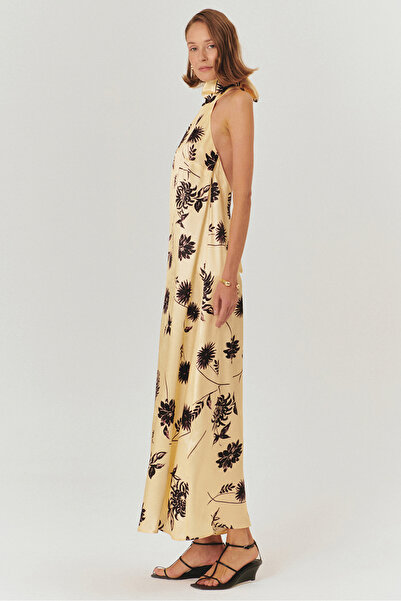 Exquise Halter Neck Floral Patterned Floss Fabric Midi Length Dress