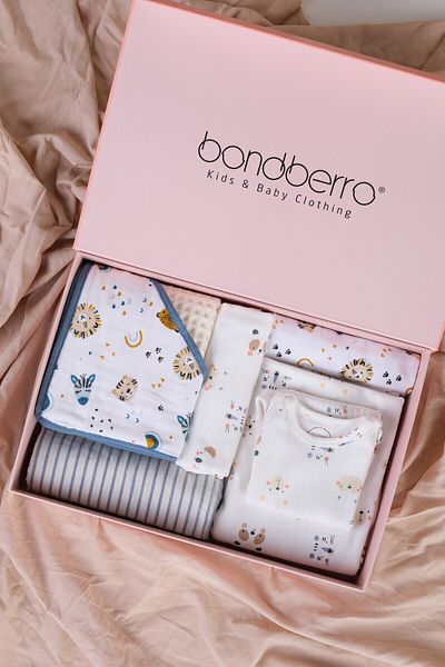 Bondberro علبة هدايا للأطفال والمواليد الجدد 6 قطع للجسم / رداء حمام / بطانية / قماط / 2 بطانية موسلين